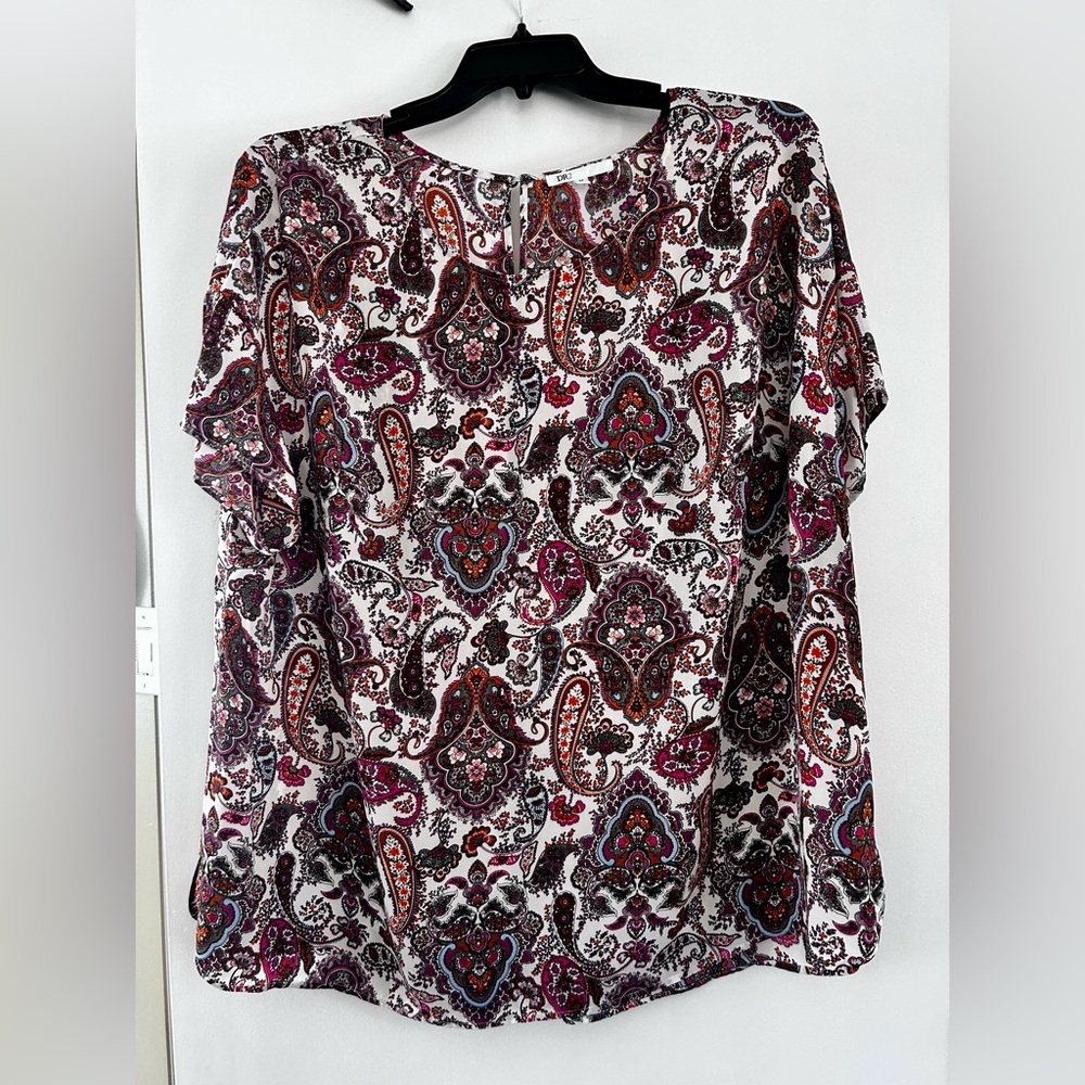 DR2 White Paisley Short Sleeve Blouse with Pink and Orange Accents